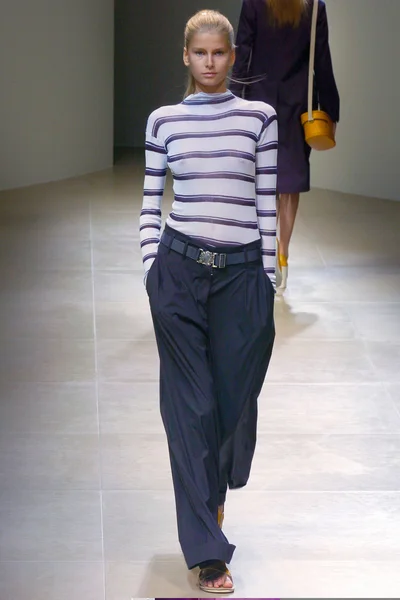 Look 18